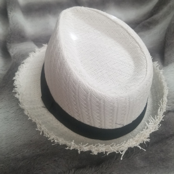 Hat - Picture 4 of 4